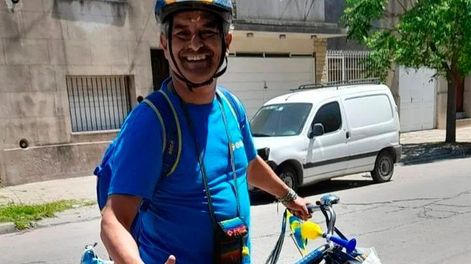 La odisea de dos hinchas que viajan en bici y a pie para ver a Boca