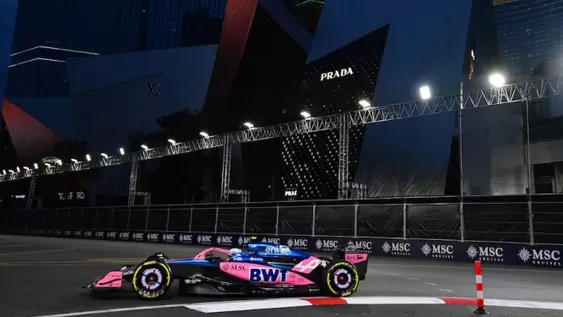 Franco Colapinto mejoró su posición en la FP2 en el GP de Las Vegas.