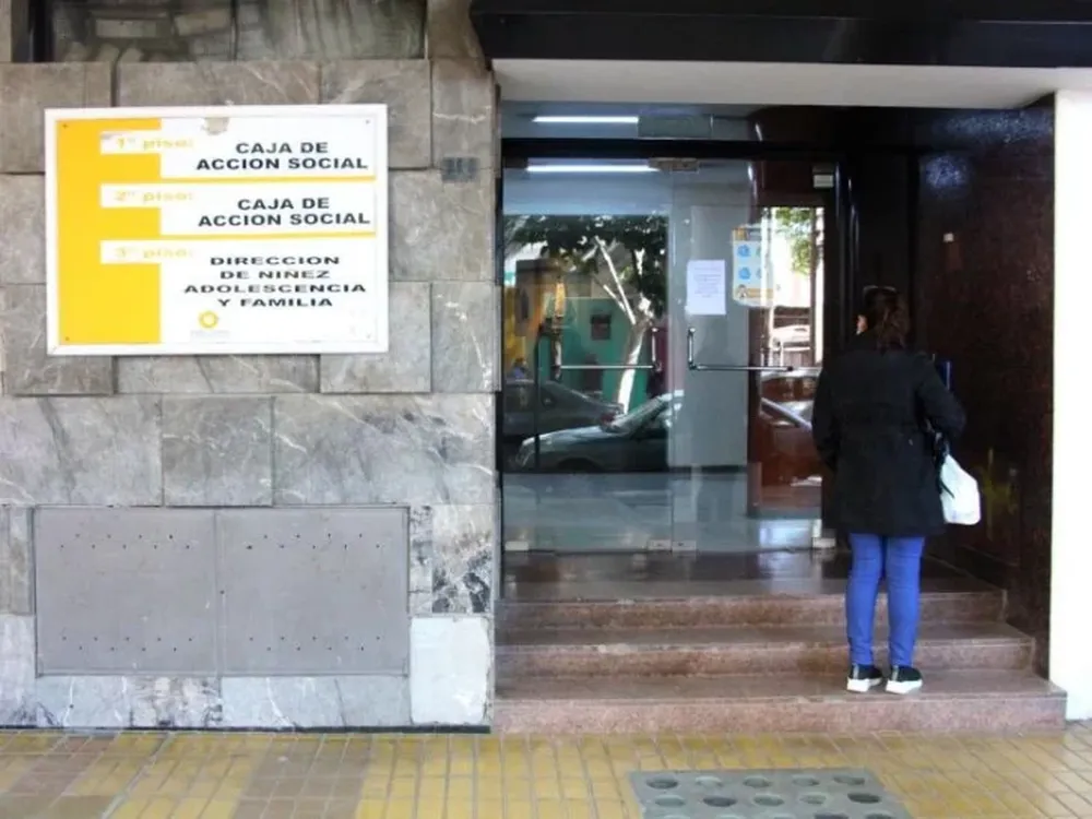 Confirman dos casos más en la Dirección de la Niñez y suman tres en esa dependencia; este viernes no atienden al público