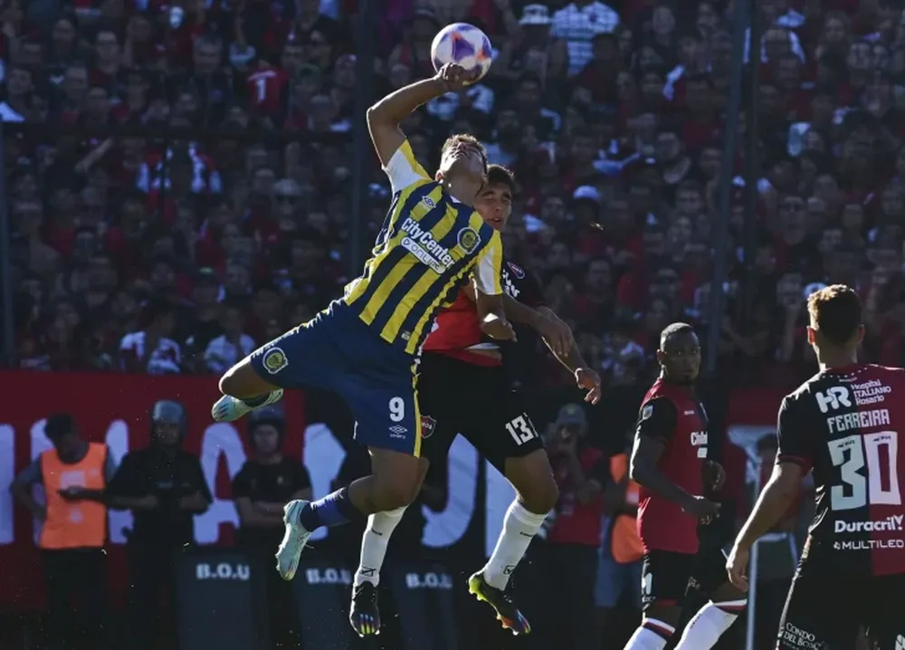 El clásico de Rosario, cerrado y violento