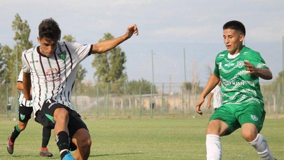 Desamparados aprovechó un penal y se adueñó del clásico local frente a San Martín Desamparados aprovechó un penal y se adueñó del clásico local frente a San Martín
