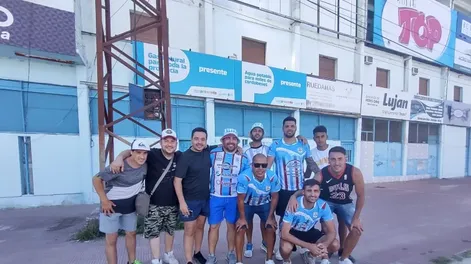 Las estrategias de los hinchas lechuzos para estar cerca de Alianza en la gran final