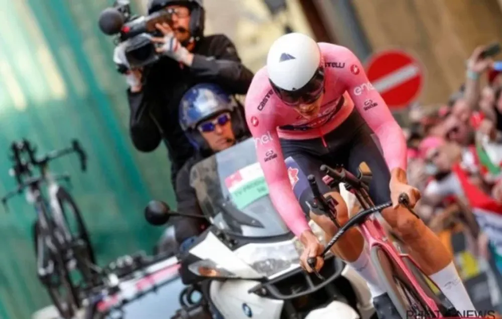 Van der Poel se mantiene en la cima