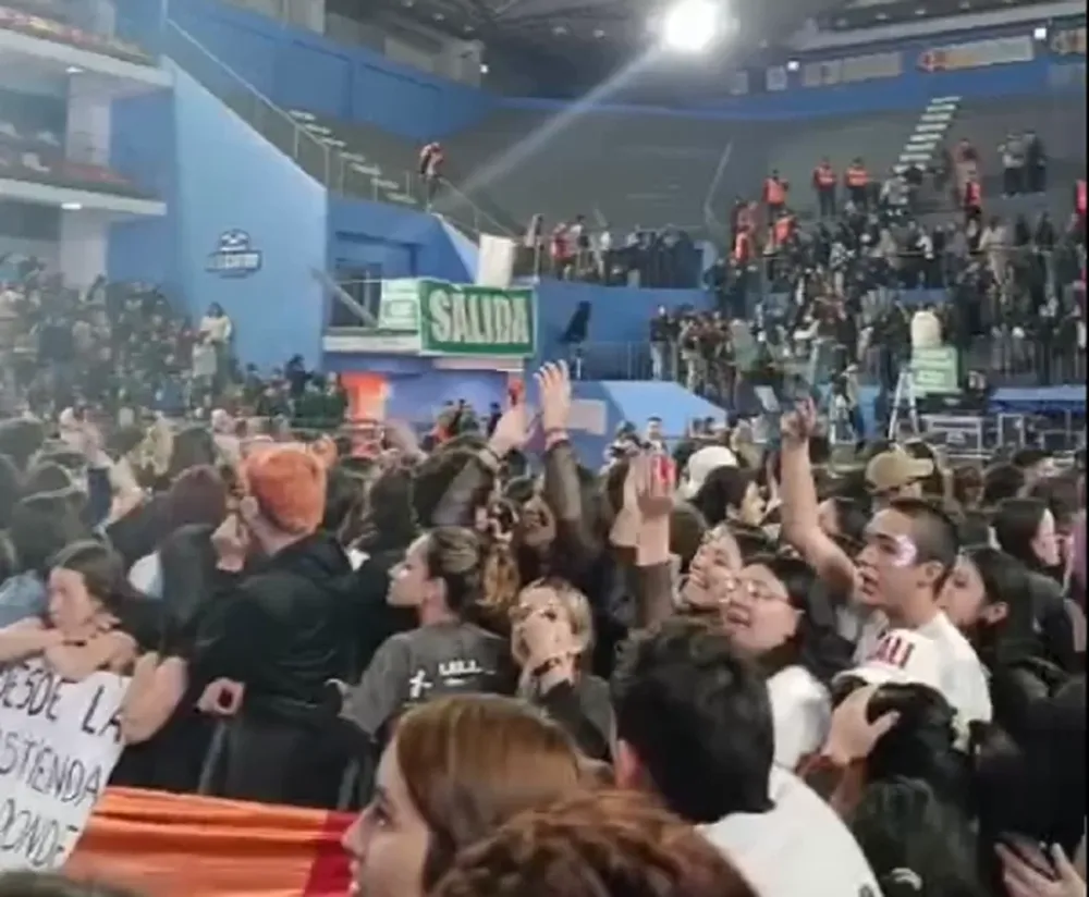 Amenaza de bomba en el recital de Lali: reabrieron el estadio y habrá show