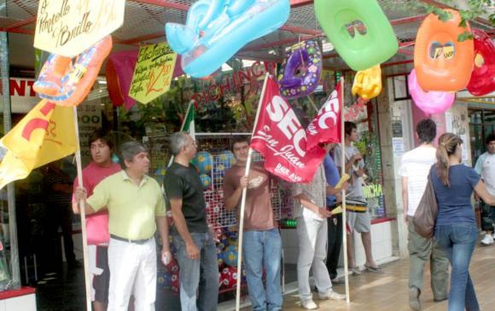 La hora de cierre promete conflicto en el comercio