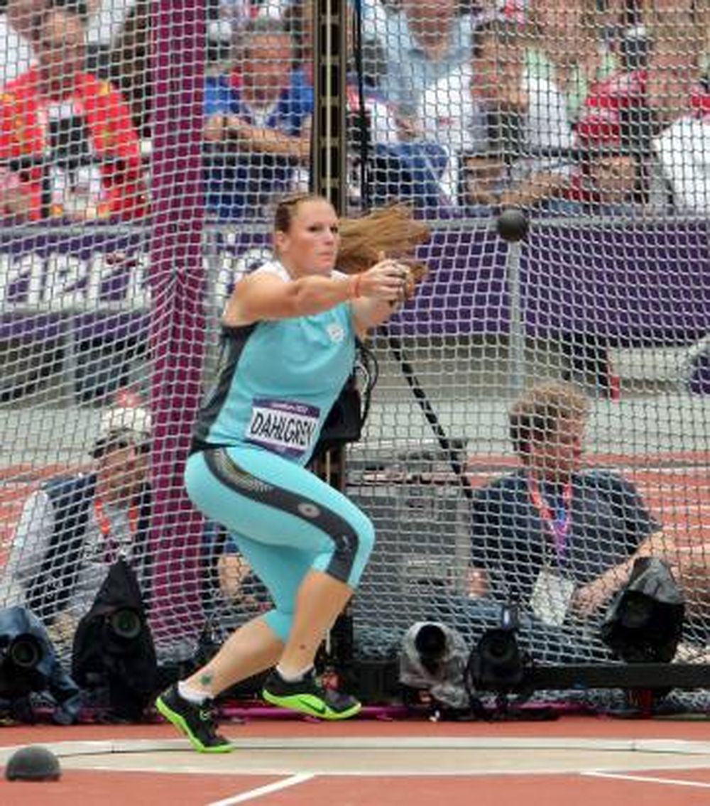 La deuda está en los deportes madres
