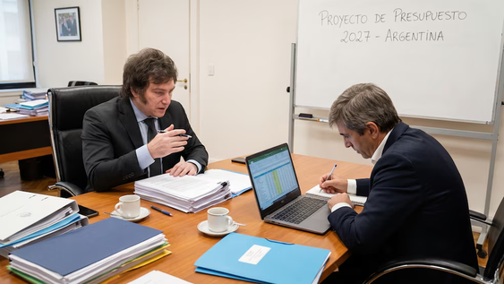El Gobierno espera una desaceleración de la inflación y la continuidad del superávit primario.