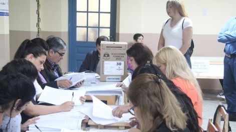 Ni 100 mil ni 200 mil: esto es lo que pagan a las autoridades de mesa en elecciones de octubre 2025