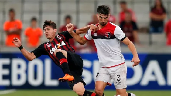 Newell’s la pasó mal en Brasil y perdió con Atlético Paranaense