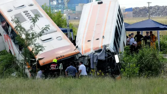 Al menos 12 muertos por un choque entre dos colectivos