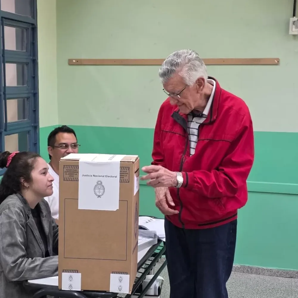 José Luis Gioja: “Votando sin bronca y con mucha esperanza”