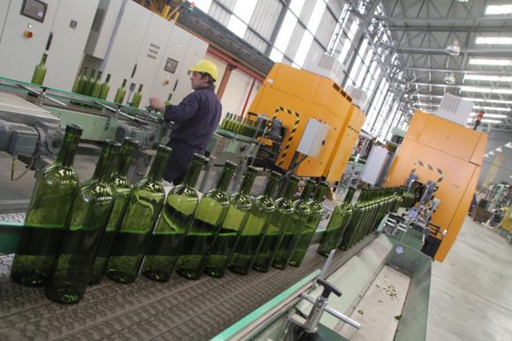 Industrias con serios problemas, la del vidrio y la metalmecánica