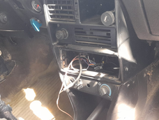 El detenido había sacado el estéreo del auto Fiat Duna. El detenido había sacado el estéreo del auto Fiat Duna.