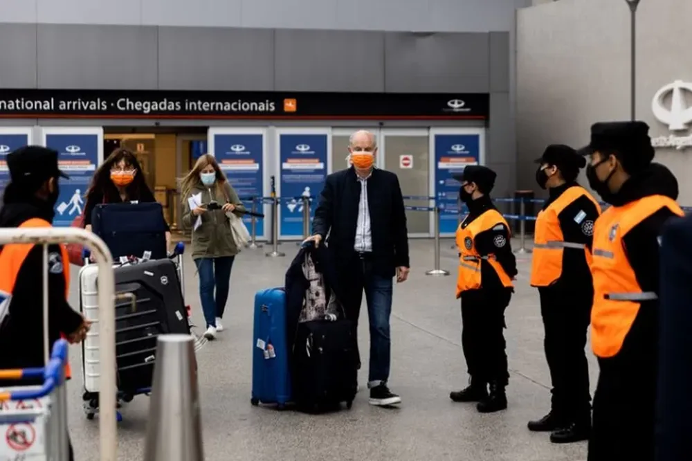 Ingreso al país: no exigirán PCR a argentinos y residentes con vacunación completa