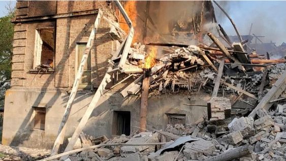 Confirman 60 muertos por ataque de Rusia a una escuela ucraniana