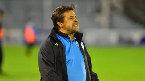 Luego de la polémica con San Martín, renunció Caruso Lombardi y disparó contra Chiqui Tapia