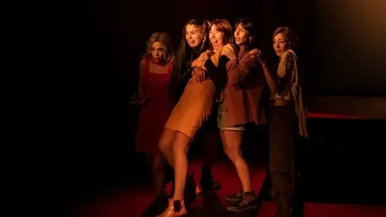 “Abrazadas en el abismo”, de Marcelo Olivero, se repone en la Sala Auditórium