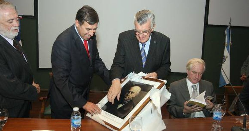 Embajadores elogiaron a Gioja por labor integrativa