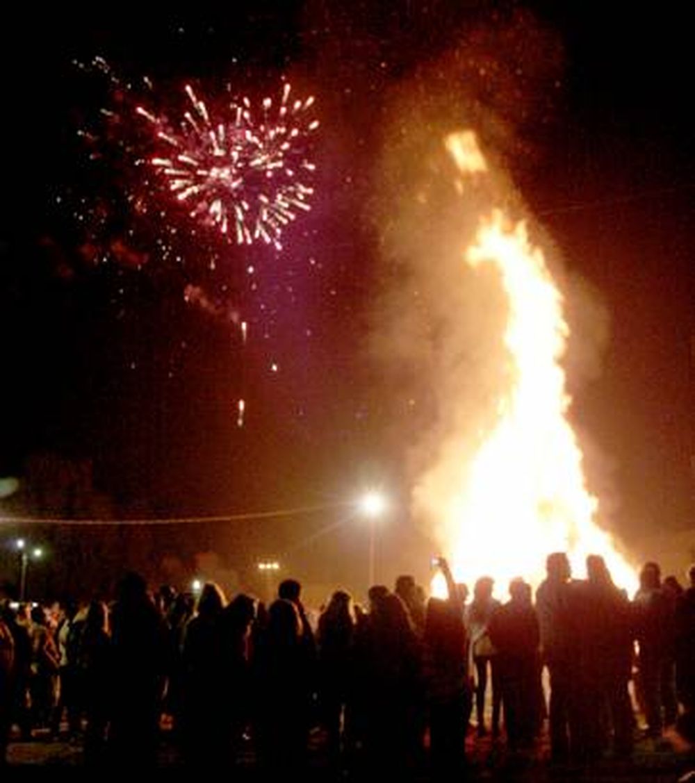 Doble fuego para el patrono