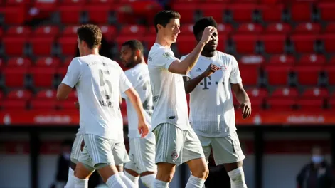 Bayern Munich ganó en el regreso y sigue siendo puntero