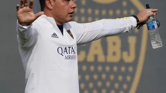 Battaglia embarró la cancha