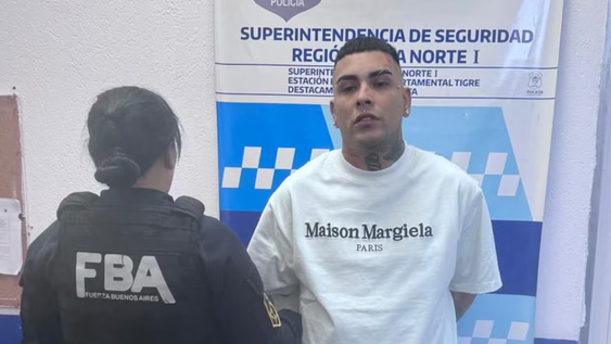 Callejero Fino tras su arresto en Villa La Ñata