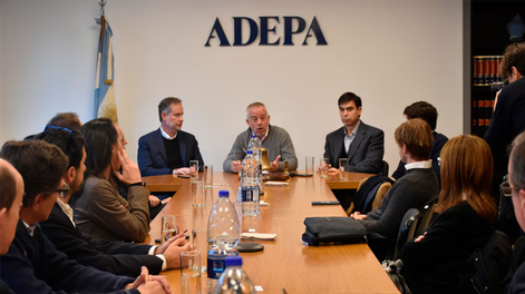 ADEPA cuestionó al Gobierno sobre la prohibición de algunos periodistas que no pueden acceder a Casa Rosada.