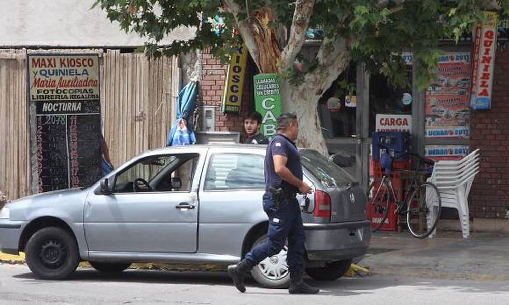 Robaron $22.000 en dos golpes armados
