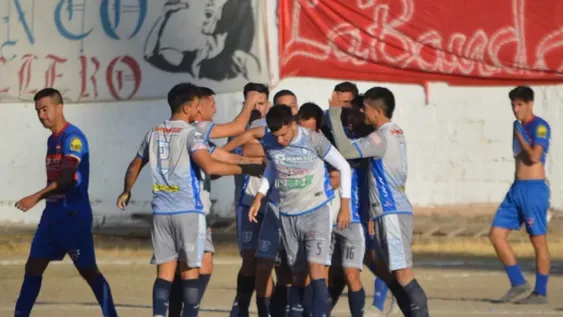 Unión sigue imparable: 2-0 sobre la Villa Obrera