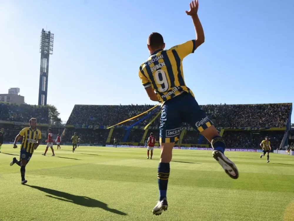 Rosario Central golea a Independiente y lo hunde más en su crisis futbolística