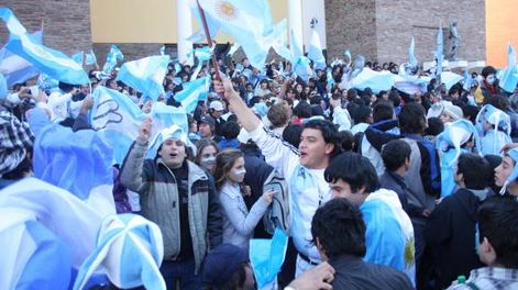San Juan sigue de caravana