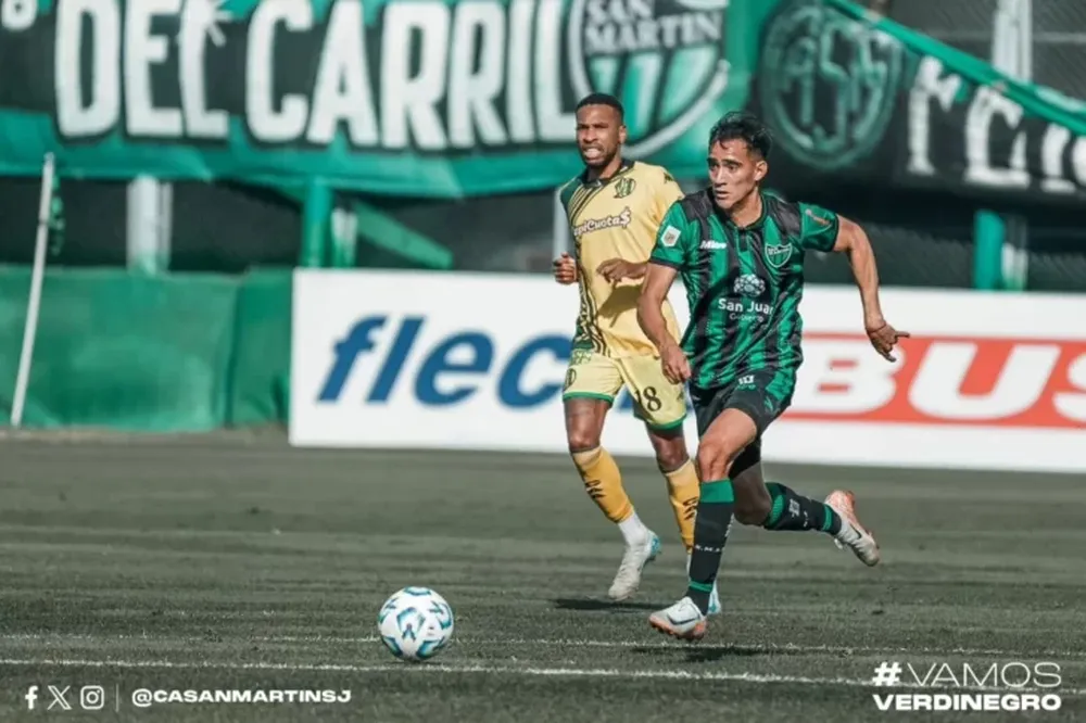 Salida. Ayrton Portillo es el dueño del lateral derecho en San Martín y estará este sábado en el Minella, en la tremenda definición del descenso en la Liga Profesional ante Aldosivi.