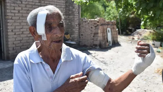 Tiene 88 años, continúa trabajando como electricista y sobrevivió a una descarga