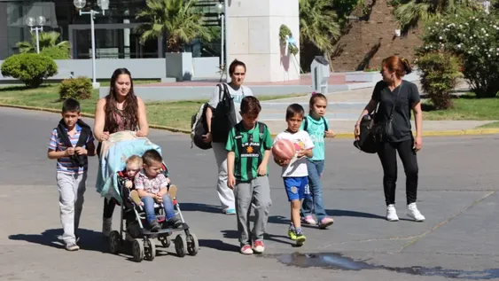 Las familias con sus picnics coparon el Parque de Mayo