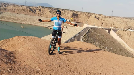 un biker sanjuanino pelea por su vida luego de que le fracturaran el craneo durante un robo en su vivienda