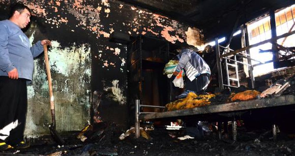Un incendio dejó grandes pérdidas a varias familias