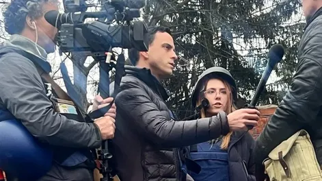 Una periodista ucraniana y un camarógrafo de Fox murieron tiroteados en las afueras de Kiev