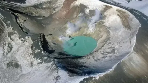 A 5.000 METROS. El Tupungatito, un volcán activo en plena cordillera.