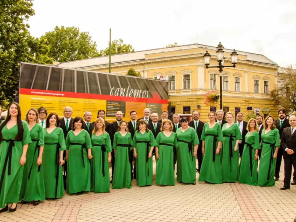 El Coro Universitario, ovacionado en Hungría