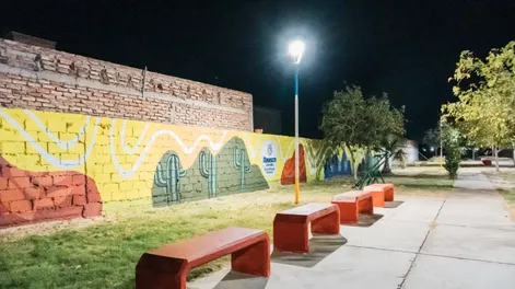 Refacciones y luz para una plaza de Rawson