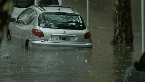 Las impactantes imágenes del temporal en Buenos Aires