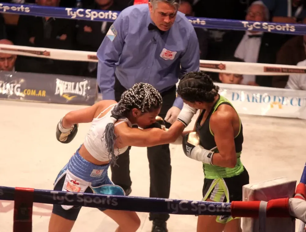 Yúdica tras el cuestionado triunfo: “Muchos valoran más el boxeo ofensivo que el defensivo”