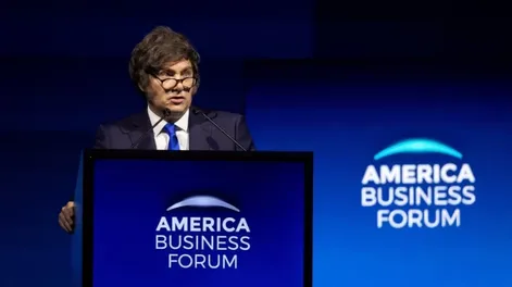 En un foro en Miami, Milei le agradeció a Trump, ratificó el rumbo económico y dijo: “Construiremos las mayorías  necesarias para aprobar las reformas”