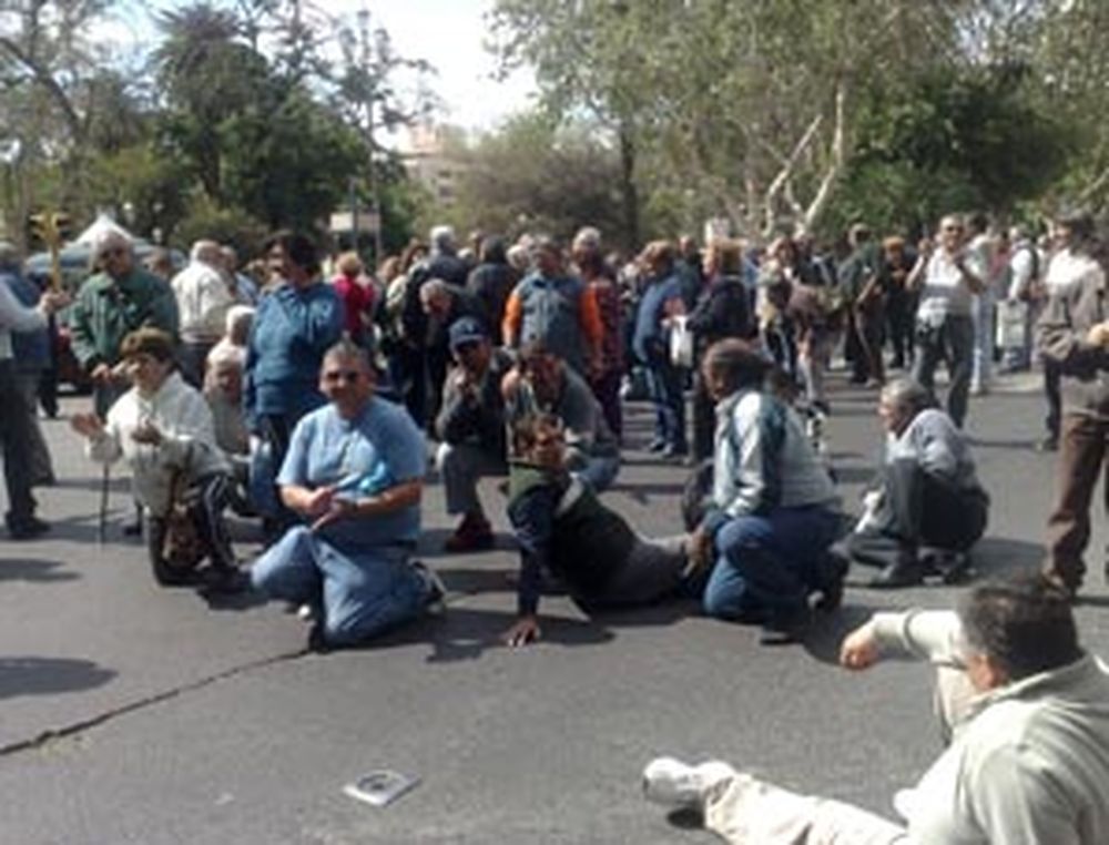 Policías retirados protestaron nuevamente en el microcentro