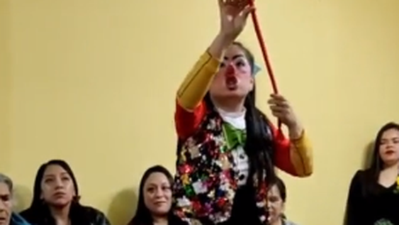 Un nene reveló sin querer la infidelidad de su papá en medio de una fiesta