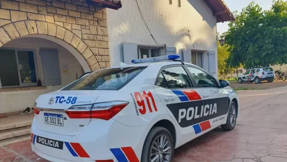 Denunciado por violencia de género, la policía lo encontró con una planta de marihuana