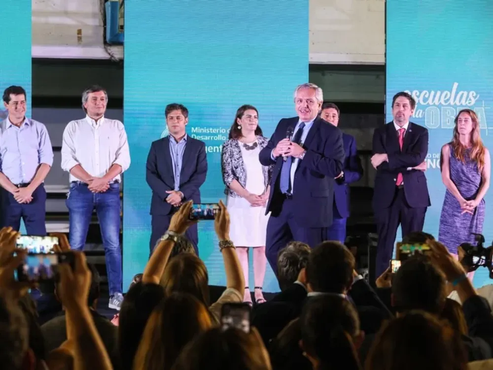 Fernández lanzó el plan Argentina Unida por la Educación y el Trabajo
