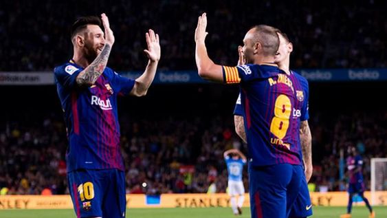 Barcelona ganó con un gol polémico y sigue en lo más alto