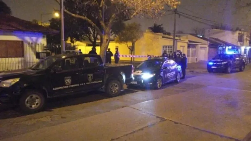 Hallan golpeada y degollada a una mujer: detienen a su esposo