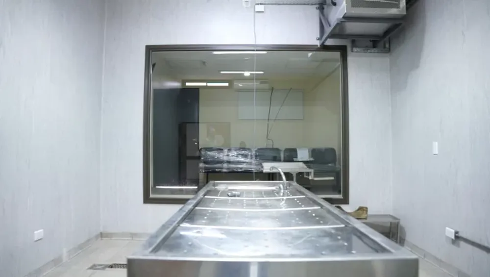 Transparencia. Una de las ventajas de las nuevas instalaciones es que permitirá que las partes de un proceso judicial observen la autopsia si así lo requieren.